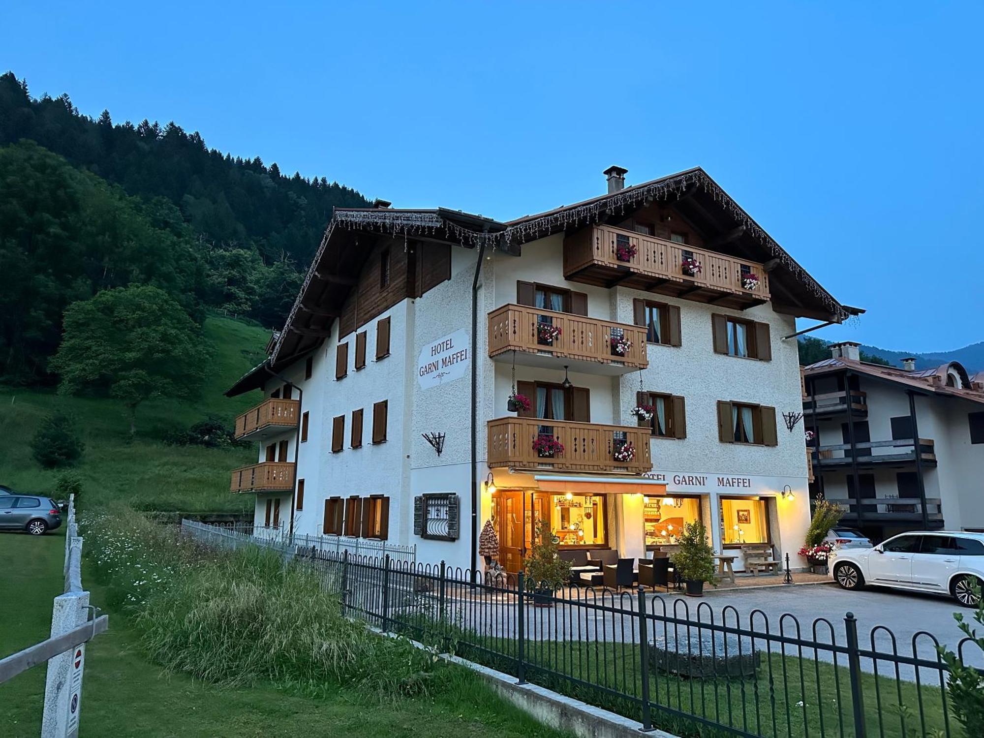 Hotel Garni Maffei 平佐洛 外观 照片